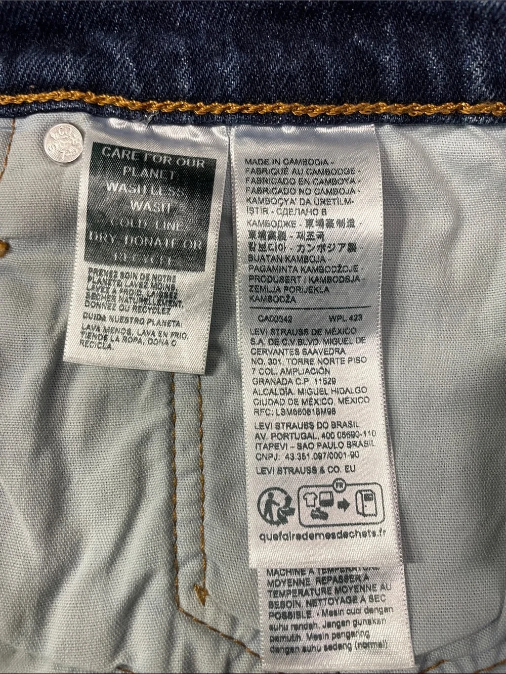 Levi's Dark Blue Distressed Button-Fly Jean Shorts Woman’s Size 31 | NWOT